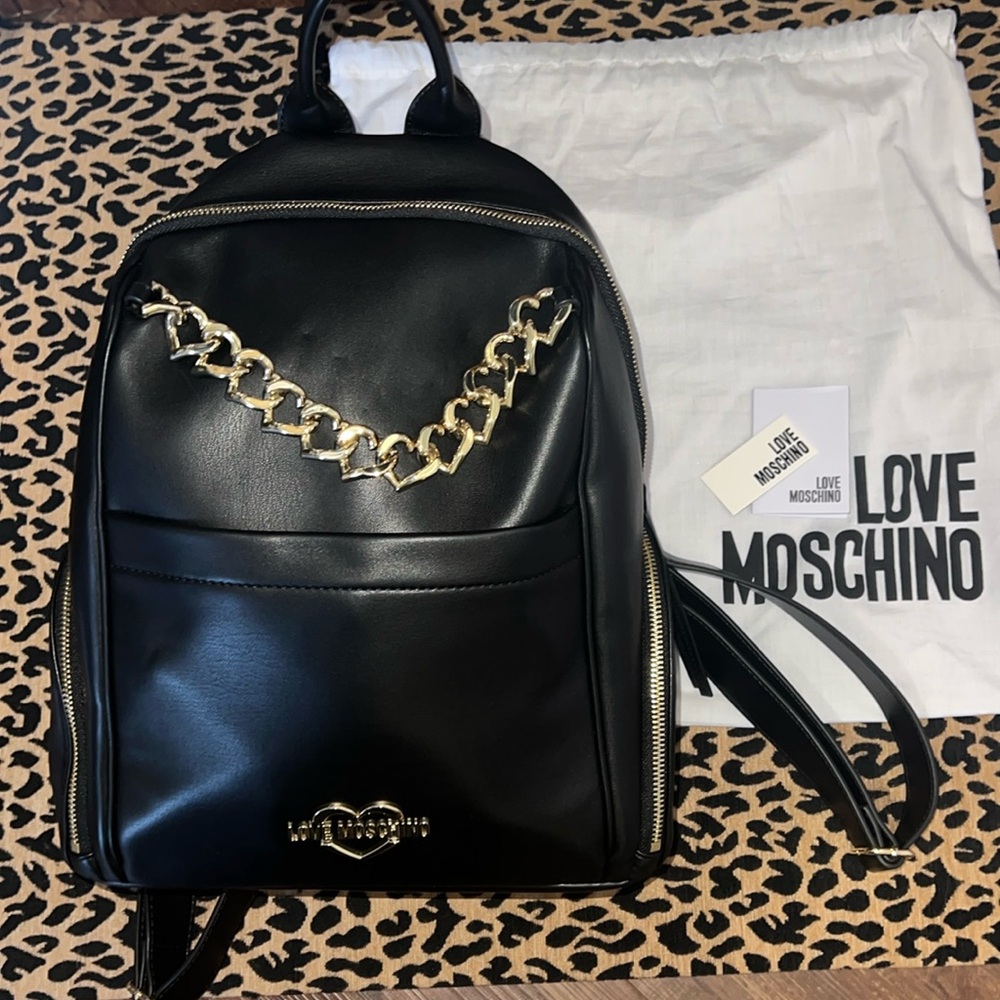 love moschino chain heart backpack